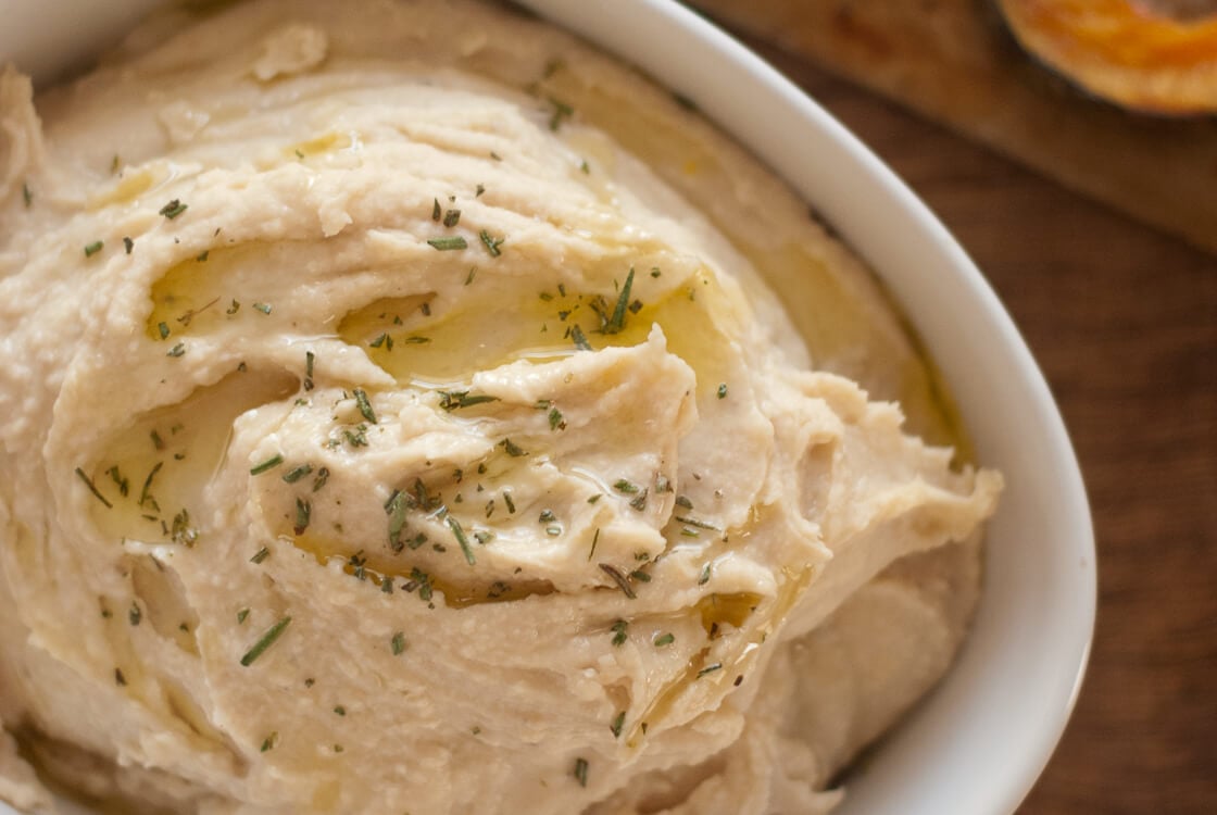 roasted garlic and white bean hummus