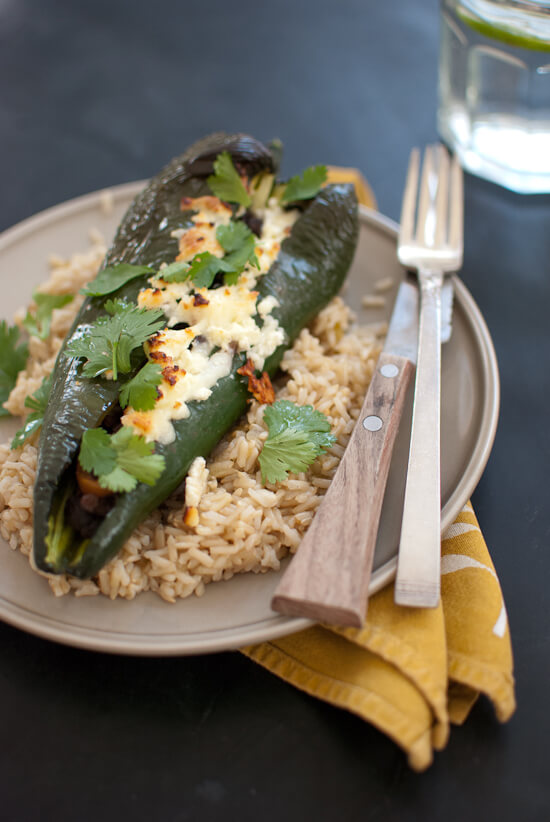 Beer bean-stuffed poblano peppers Beer bean-stuffed poblano peppers