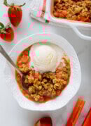 strawberry rhubarb crisp in bowl